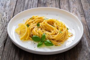 Come preparare linguine al branzino e limone